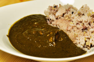 ゴロッとチキンのほうれん草カレー