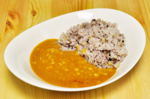 無印のレトルトカレー ダール(豆のカレー)