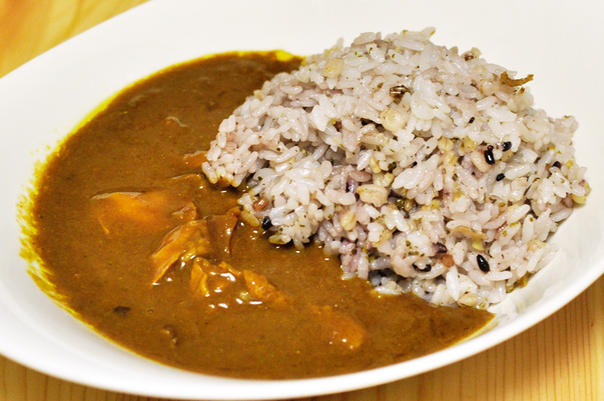 牛すじ煮込みのようなレトルトカレー