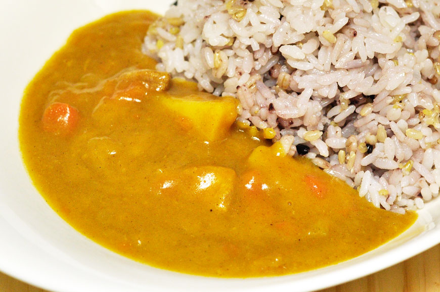見た目は普通のレトルトカレー