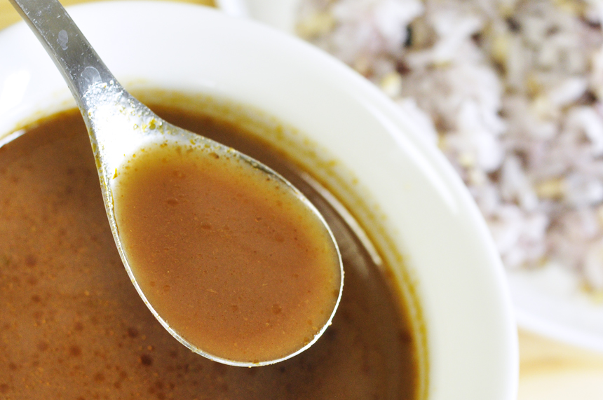 サラサラなスープ。旨味と酸味がたっぷり