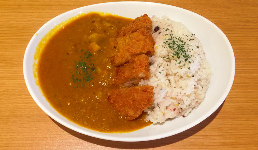 町田で一番好きなカツカレー。スパイシーでエスニックな風味がツボ!