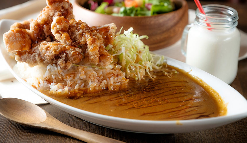 ボリューム満点のからあげカレーが500円!!期間限定!!